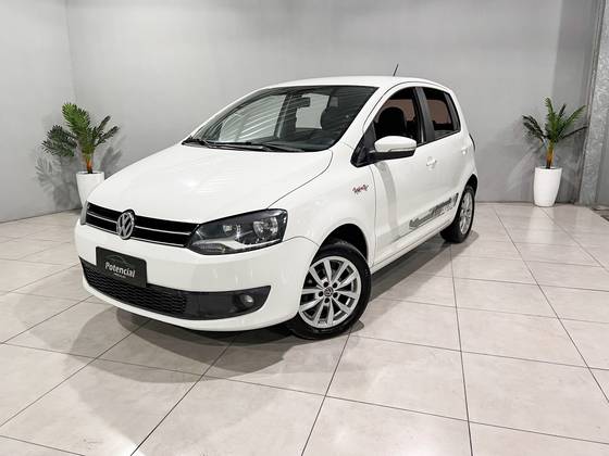 VOLKSWAGEN FOX 1.6 MI ROCK IN RIO 8V FLEX 4P MANUAL VOLKSWAGEN FOX 1.6 MI ROCK IN RIO 8V FLEX 4P MANUAL